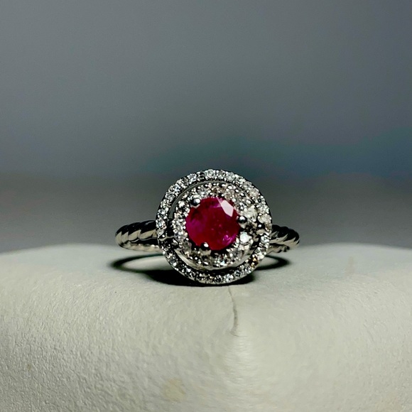 Stunning RUBY and DIAMOND Ring - Picture 1 of 9